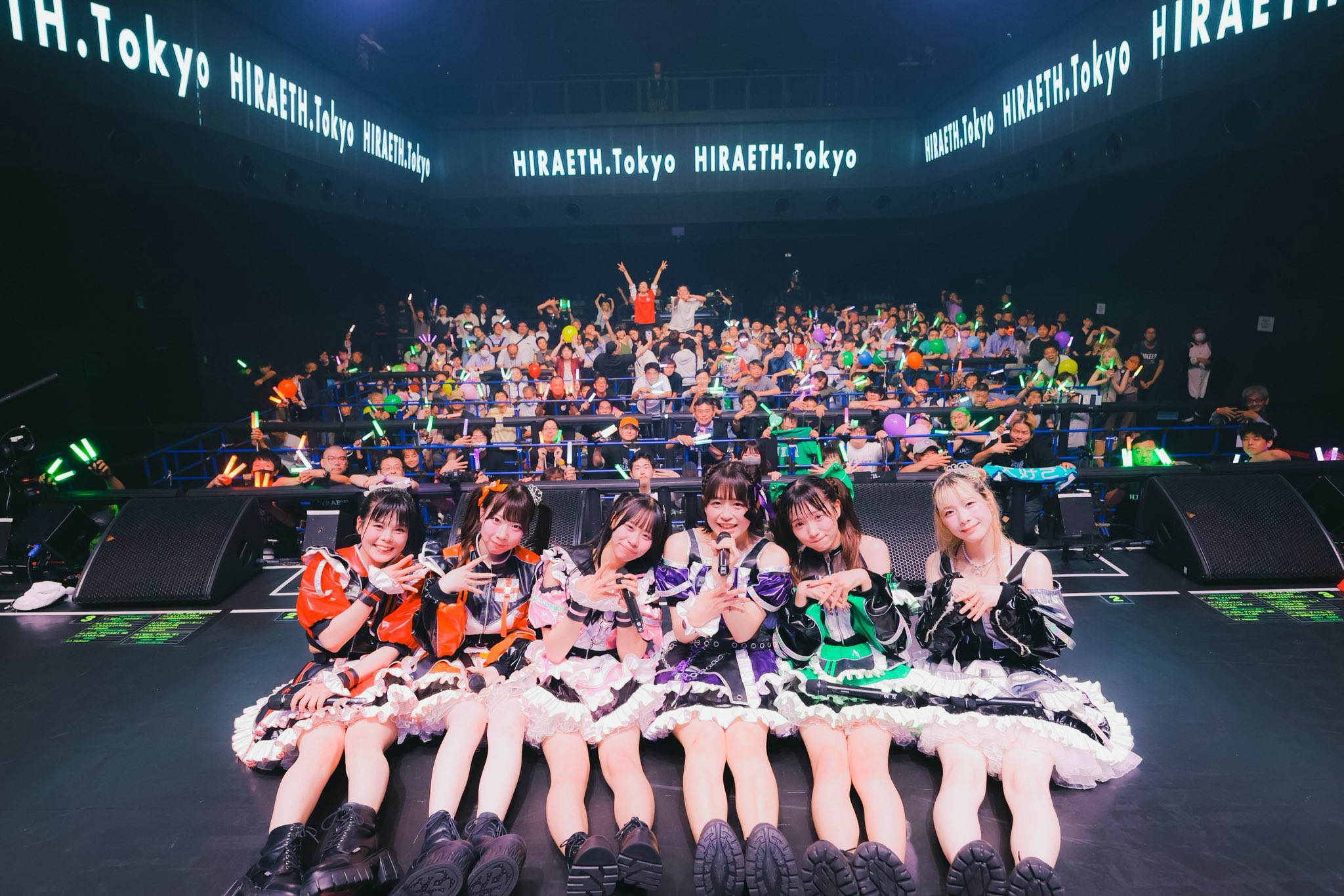 Zepp Shinjukuでファンと撮影した卒業記念写真